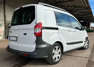 Ford Transit Courier (ehemaliger Firmenwagen) 7900  brutto Bild 5