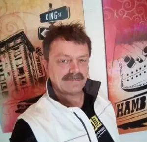 Er sucht sie, für ganz lange, oder für immer
