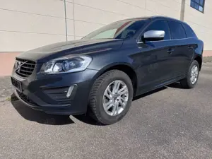 Volvo XC60 D4 Momentum AWD R-DESIGN Nappaleder PANO+STHZ+BLIS