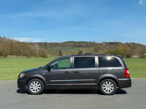 Chrysler Grand Voyager Town Country LPG DVD Vollleder 4xSitzheizung Bild 2