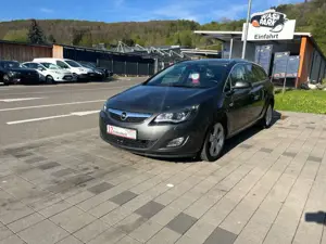 Opel Astra J Sports Tourer Sport*GEPFLEGT**