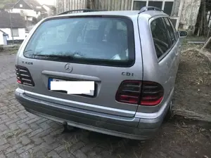 Mercedes-Benz E 220 Bild 5
