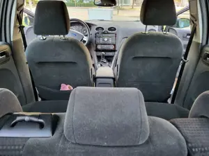 Ford Focus 1.6 Ti-VCT Ghia Bild 1