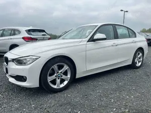 BMW 320 d  Lim.*NAVI*LEDER*SHZ*PDC*KLIMAAUTO.*MFL*