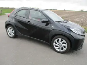 TOYOTA  AYGO X   mit DAB, ALU 8 fach bereift , Met, ACC, Klima, neuwertig, Assystensysteme aller Art