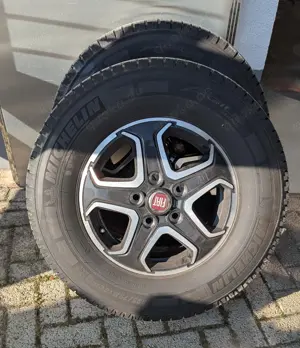 4 Alufelgen mit Reifen Michelin AGLIS 225 75R16CP für Wohnmobil
