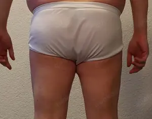 Suche gebrauchte Unterwäsche um sie vor Dir anzuziehen