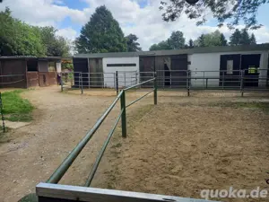 Gut Schnuck - hat noch Pferdeboxen mit Paddock frei Bild 2