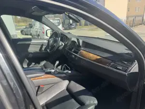 BMW X6 xDrive30d Bild 2