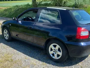 Audi A3 A3 1.6 Attraction Bild 1