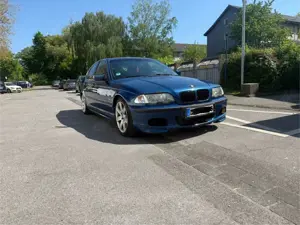 BMW 330 330i Bild 2