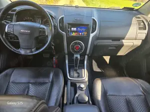 Isuzu D-Max 4x4 Double Cab Autm. Premium Bild 5