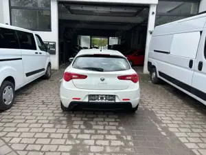 Alfa Romeo Giulietta Turismo Bild 4