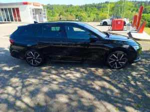 Skoda Octavia Combi 2.0 TDI DSG Style Sportline Pano+ AHK +Rhk
