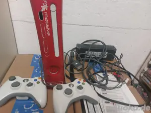 Rot weiße Xbox360 Console