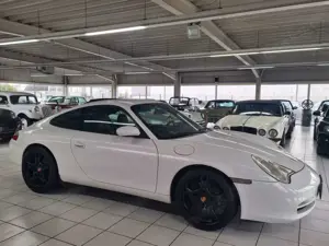 Porsche 996 Carrera Coupé Tiptronic Bild 3