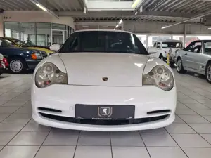 Porsche 996 Carrera Coupé Tiptronic Bild 5