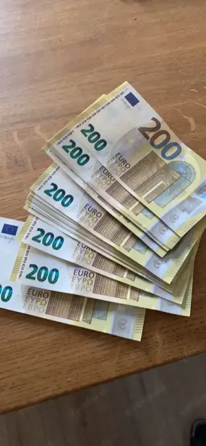 Junge Frau gesucht gegen Geld 
