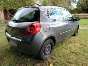 Renault Clio Clio 3 Authentique Bild 5