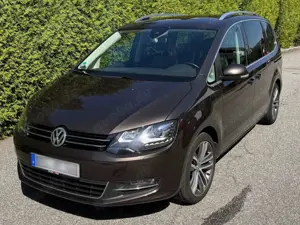 Volkswagen Sharan Highline DSG SHZ StHz AHK NAV PANO KAM XEN TÜV