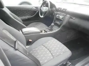 DB C 200 Coupe 12-2003  163 PS  230 km  Klima  18" ALU  1.199  Bild 6