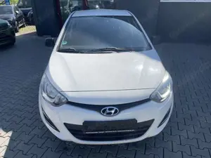 Hyundai i20 1.2 5 Star Edition 2.Hand Tüv Neu Bild 2