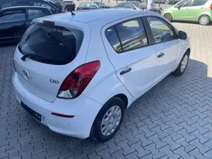 Hyundai i20 1.2 5 Star Edition 2.Hand Tüv Neu Bild 5