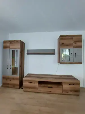 Trendige 4-teilige Wohnwand 