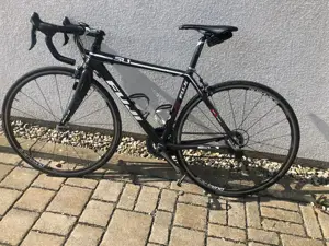 Leichtes Rennrad Fuji Carbon