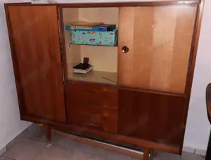 Schrank mit Barfach
