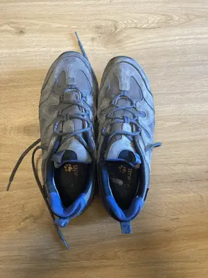 Lecker getragene Wanderschuhe