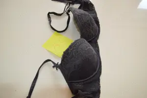 Schöner schwarzer BH - Unterwäsche Bild 2