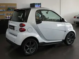 smart forTwo Coupe MHD SERVO/KLIMA/2.HAND/UNFALLFREI! Bild 4