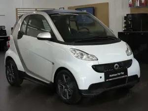 smart forTwo Coupe MHD SERVO/KLIMA/2.HAND/UNFALLFREI! Bild 3