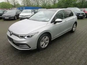 Volkswagen Golf Life 1.5 eTSI DSG NAVI PANO KAMERA LED+ ACC eSITZ