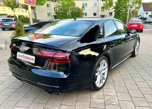 Audi S8 plus org.58'km Navi LED AHK Keramik 21"2.Hd. Bild 3