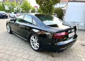 Audi S8 plus org.58'km Navi LED AHK Keramik 21"2.Hd. Bild 4