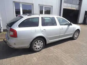 Skoda Octavia Combi Ambiente 4X4 Bild 4