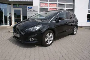 Ford S-Max Titanium AWD 7-Sitzer Navi Aluräder Glasdach