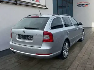 Skoda Octavia Combi 2.0 TDI RS*Xenon*KVL*Tempo*RKS* Klima Xenon Bild 3