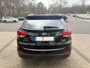 Hyundai iX35 1.7 CRDi 2WD Style *TÜV 03/27* Bild 5