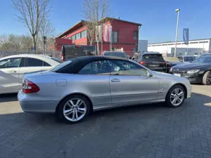 Mercedes-Benz CLK 200 Cabrio Kompressor Automatik Avantgarde Bild 2