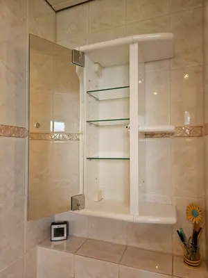 Badezimmerschrank