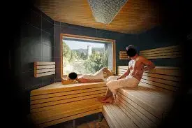 Hast du Lust mit mir zusammen meinen Mann zu verwöhnen. Es soll ein ganz besonderer Sauna Tag werden