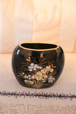 Außergewöhnliche Blumenvase  oval  18 cm hoch