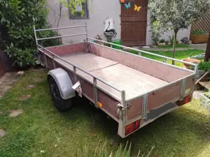 Saris Anhänger 1200 kg zGG Ladefläche 300x130 Leitergestell 