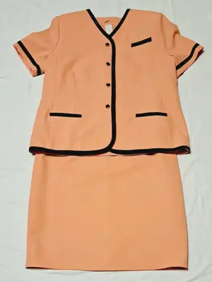 Damen-Kostüm, 2-teilig, Kombination aus Blazer und Rock, Größe 24, lachsfarben