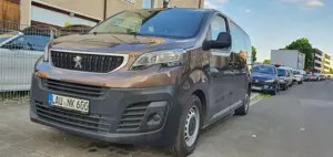 Peugeot Expert L2 NEUMotor  8 Sitze 2 schiebetür KUNDENAUFTRAG
