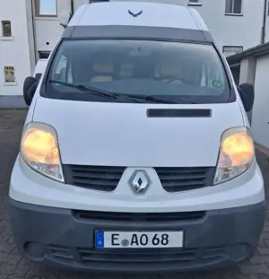 Renault Trafic Wohnmobil umgebaut, 6 Gang, Halbautomatik