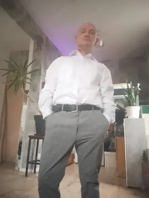 Suche Bi Paar gern auch mit Finanziellem Int. 
